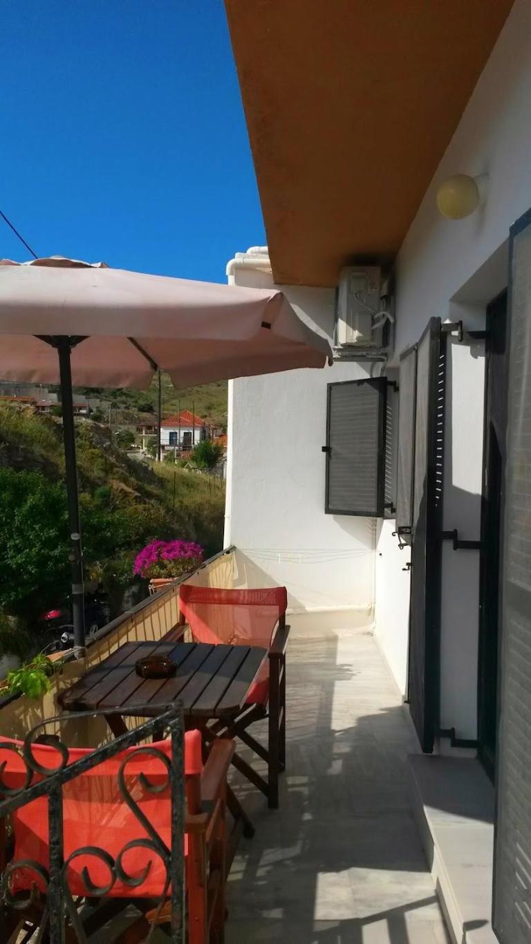 Kostas Studios Apartments - Ενοικιαζόμενα Δωμάτια Με Κουζινάκι Myrina Eksteriør bilde