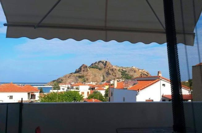 Kostas Studios Apartments - Ενοικιαζόμενα Δωμάτια Με Κουζινάκι Myrina Eksteriør bilde